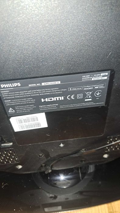 Телевизор Флипс 42"