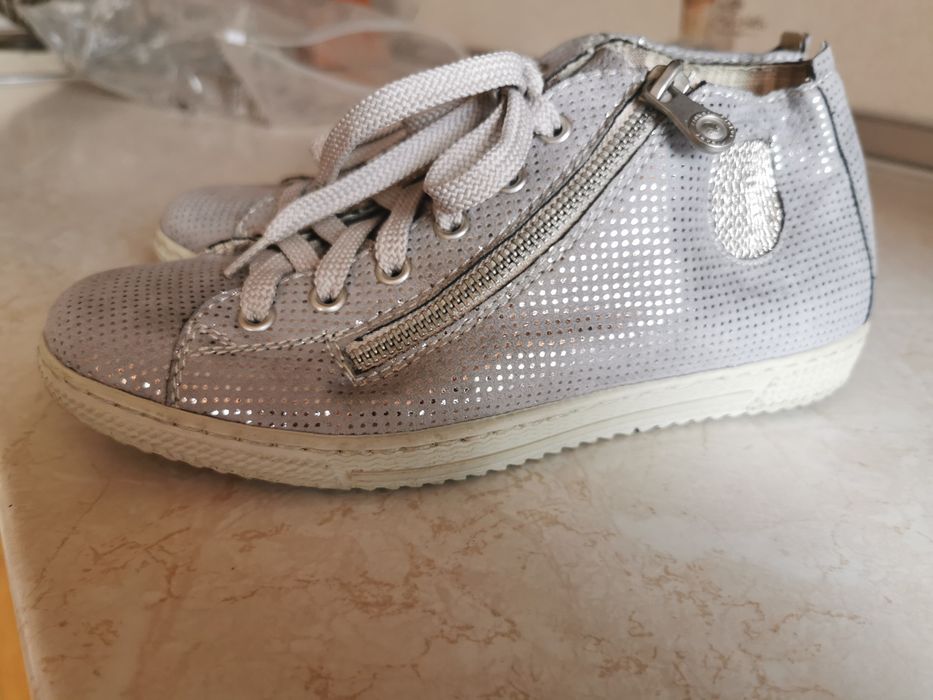 Красиви и практични обувки