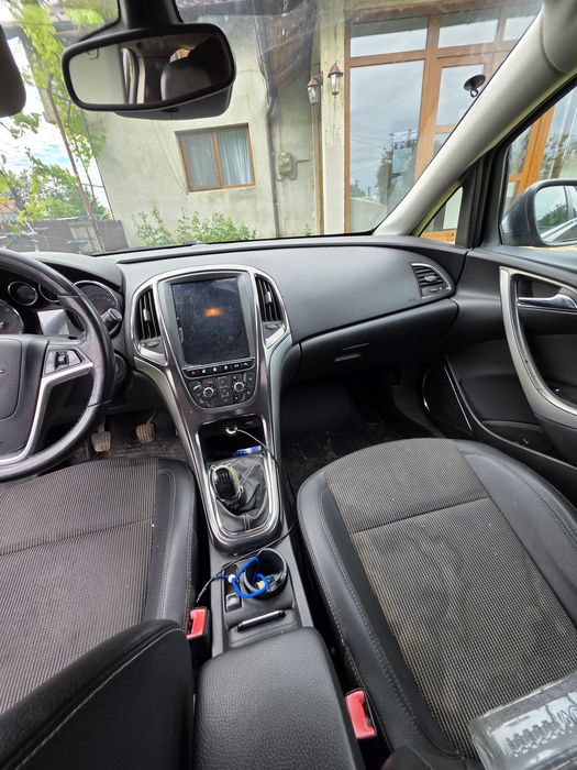 Opel astra J 2011 benzina 1.4