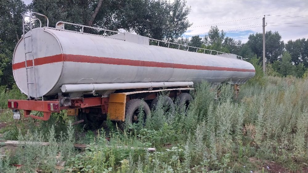Продам полу прицеп, цистерна