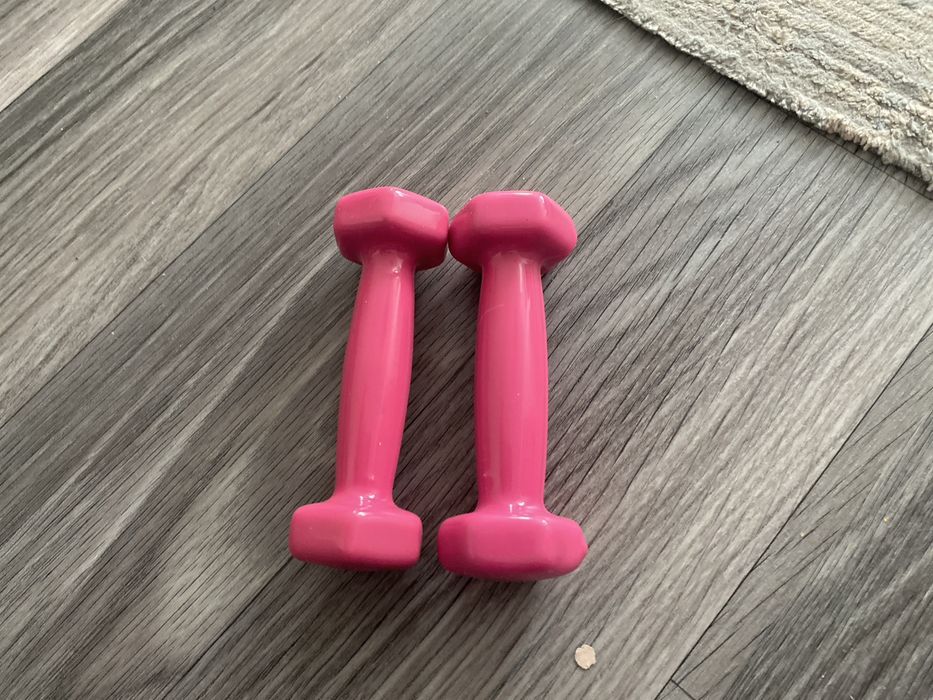 Гантель 0.5кг цвет розовый