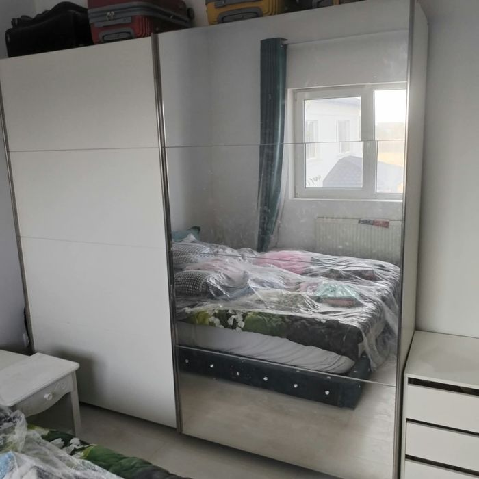 Vand dulapuri si noptiere