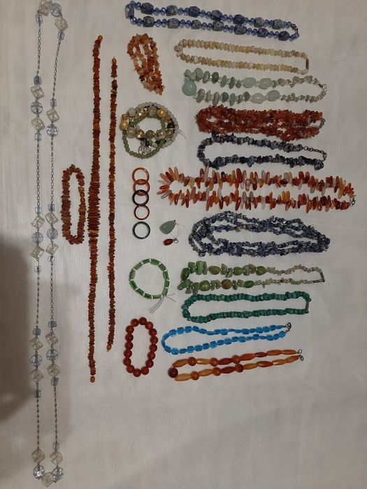 Украшения из натурального камня