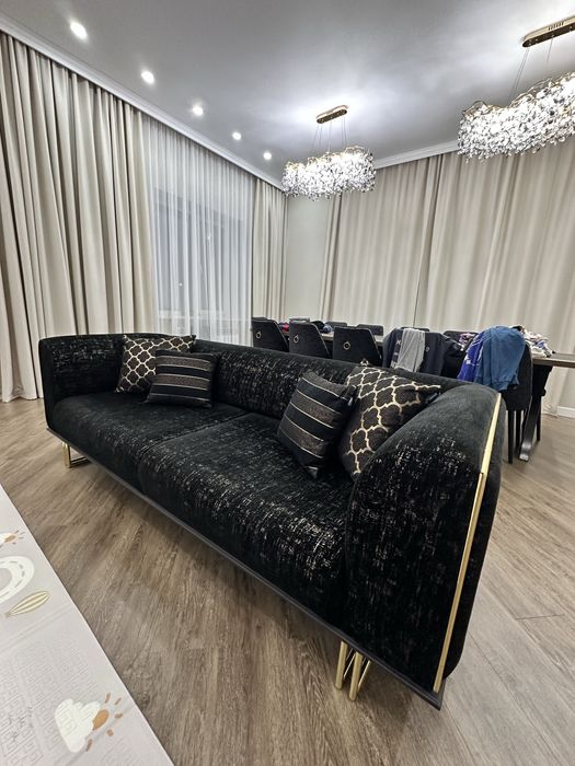 Продам диван для гостиной