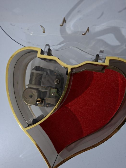 Cutie de bijuteri muzicala