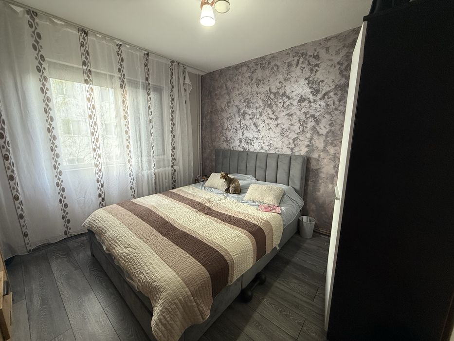 Vand apartament 2 camere