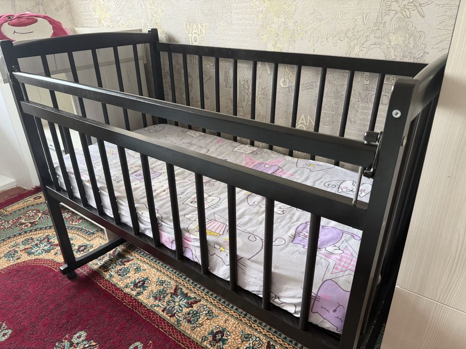 Детская кроватка