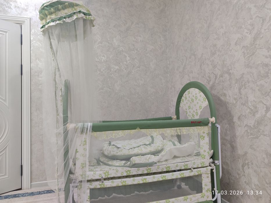 Детский кроват срочна сотилади. Янги