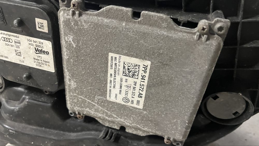 3G1941081G 3G1941082G VW Passast B8 LED матрични фарове за части