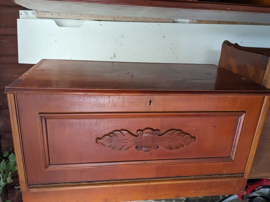 Dulapuri cireş - mobilă stil, sculptată