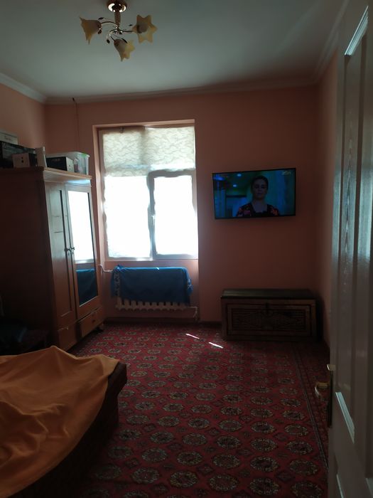 Uchqaxramon postidan 12 km kirganda 6sotix  4 xonali uchaska sotiladi