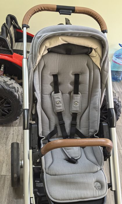 Бебешка количка Mutsy (2 в 1) + кошче за кола JOIE