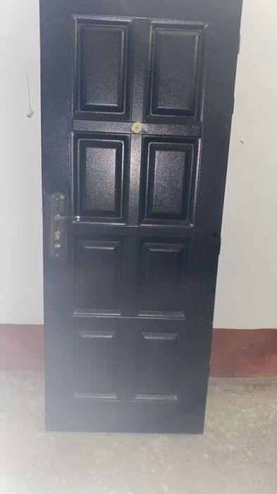 Сыртқы есік б/у. Құлыбымен