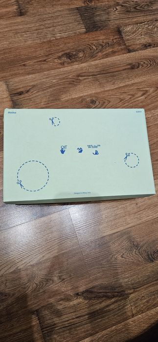 Adidasi out of office triple white