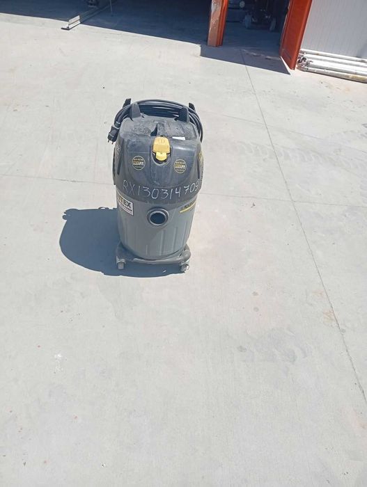 Прахосмукачка за сухо и мокро почистване  Karcher NT 35/1 2008