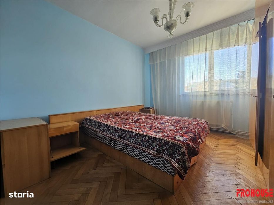 Buhusi - 3 camere  - etaj 3