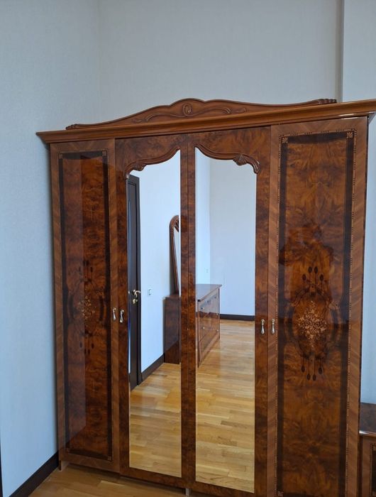 Продам спальный гарнитур. Б.у.