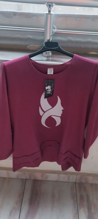 Продавам Нов екип и Нови туники и блузи и Горни анцузи