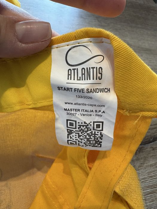 Скаутски шапки жълти