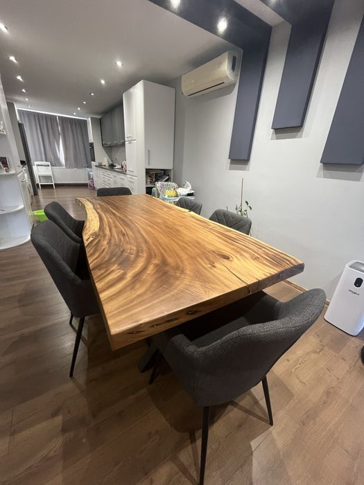 Трапезна маса от масив- дъб с метални крака