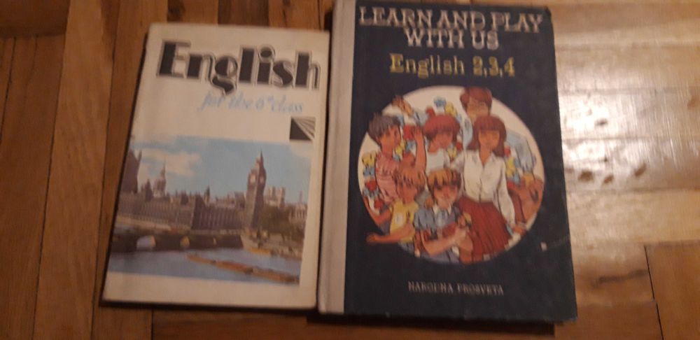 Учебници по английски и руски