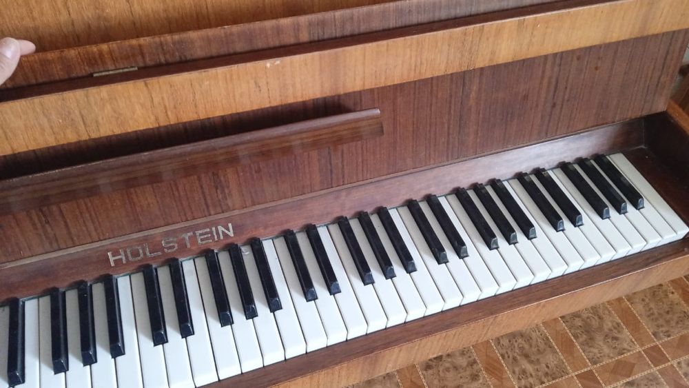 Пианино Holstein (Беларусь)