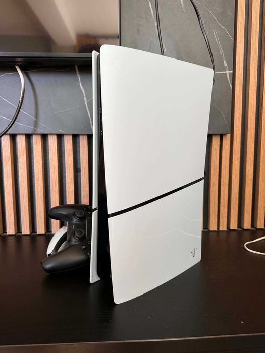 PS5 Slim 1TB  + 2 controllere DualSense
