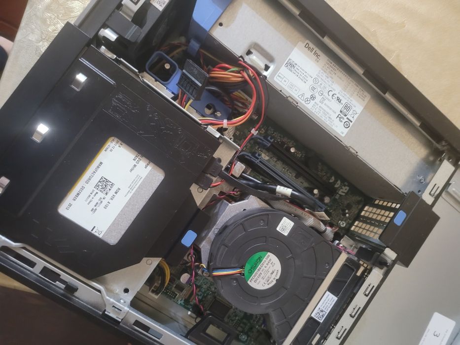 Rezervat ! Dell optiplex 7010 i3, 8GB RAM SSD Apacer Panther 128GB