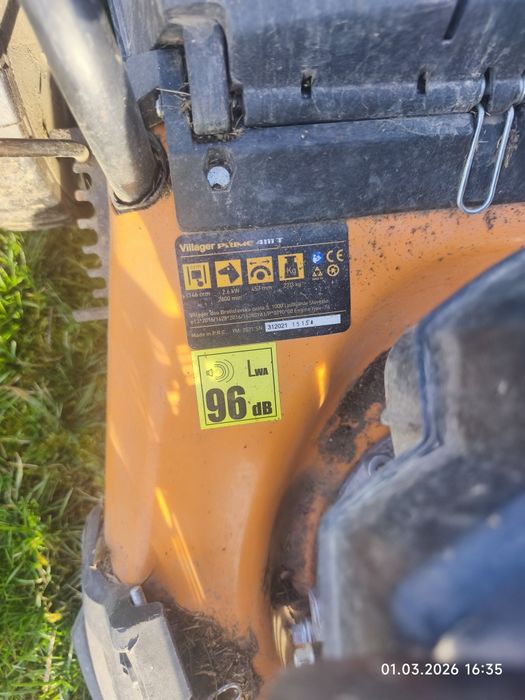 Vând mașină de tuns iarba cu autopropulsie  in stare buna de funcționa