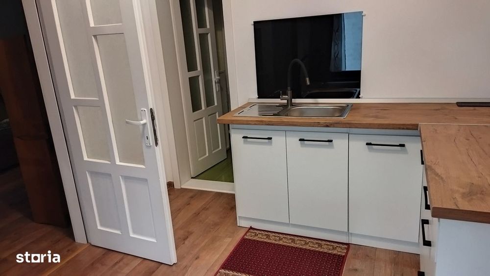 Vând garsoniera 30mp cu logie inchisa 3,2mp