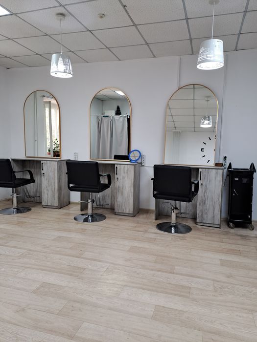 Сдаются 2 места парикмахера