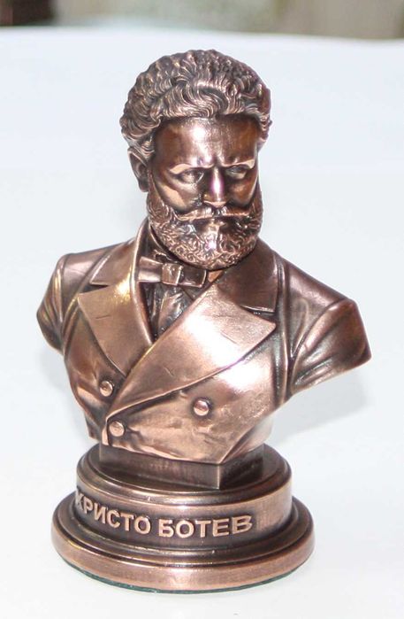 Статуетка-бюст на "Христо Ботев".Медна галванопластика.