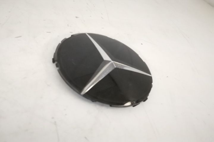 Emblema Grila Centrala Cu Senzor Radar Distronic Si Incalzire Original