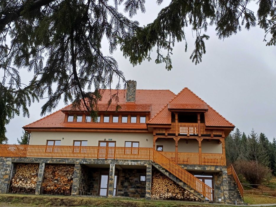 Închiriez Cabana la munte pentru Revelion – Ideală pentru Grupuri