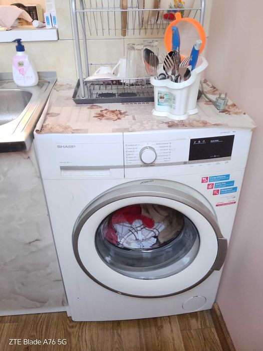 Продавам пералня шарп използвана