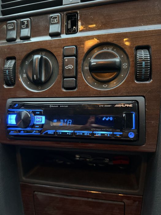 Alpine UTE-200BT