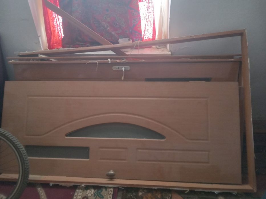 Есіктер сатылады б/у