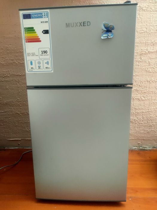 продам мини холодильник