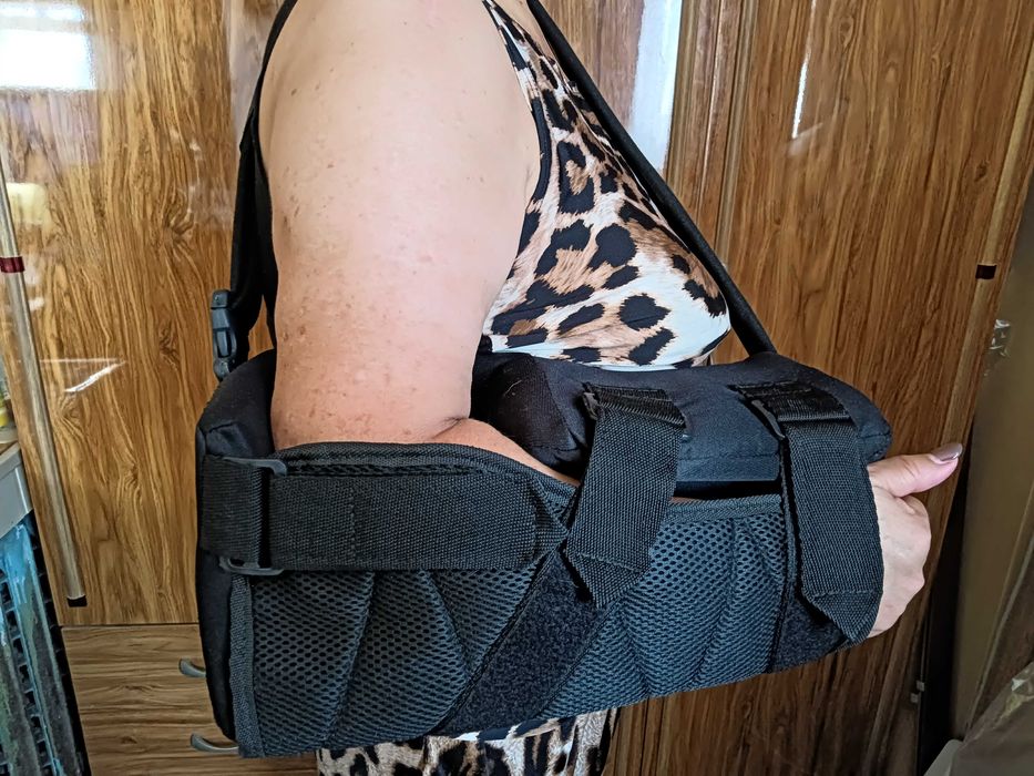 Бандаж на плечевой сустав  продам недорого