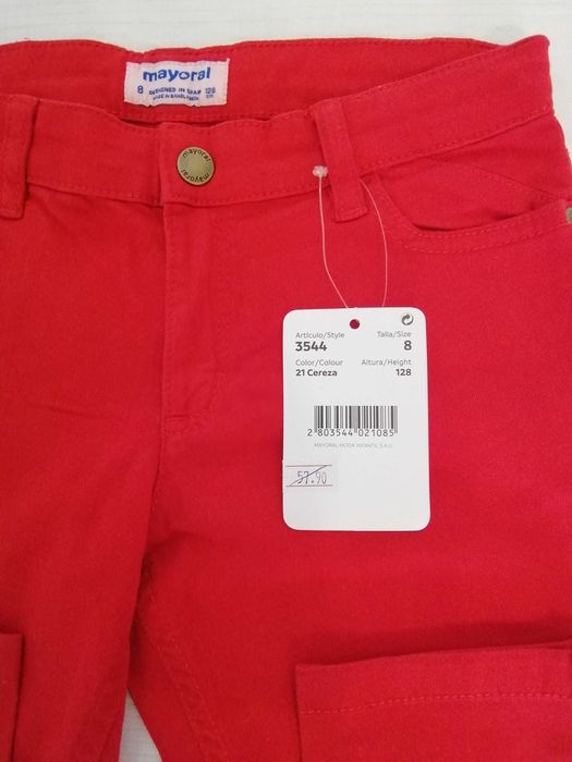 Нов детски панталон Mayoral за момче на 8 години.