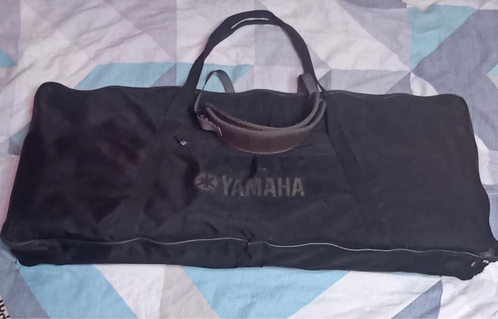 Продам синтезатор