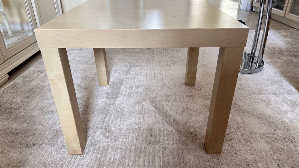Продаю стол журнальный IKEA