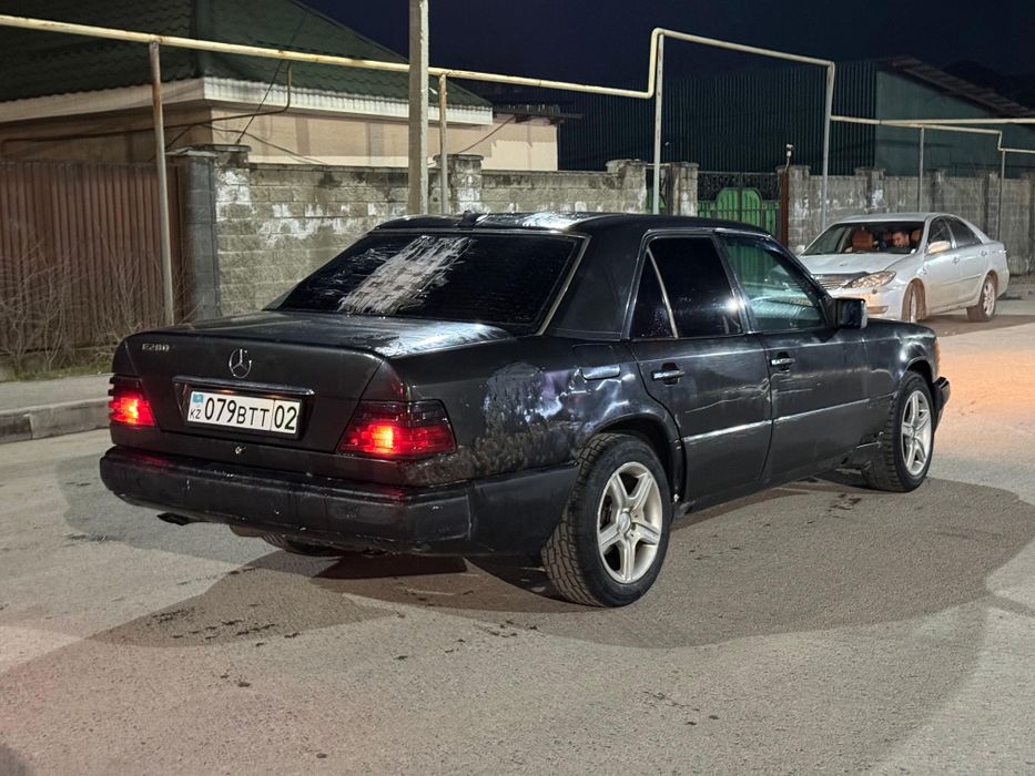 Продам мерседес 124