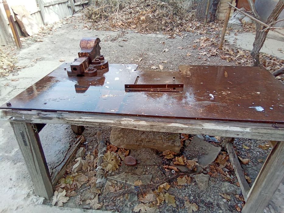 Тиски и верстак (Станина станка)
