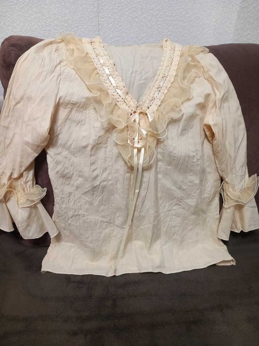 Елегантна блуза - цвят шампанско