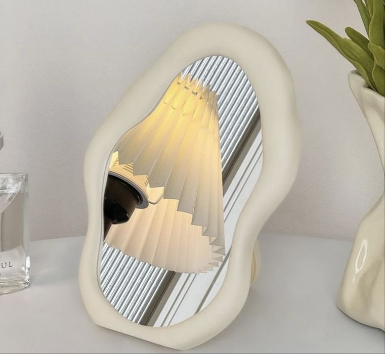 Зеркало асимметричное белое