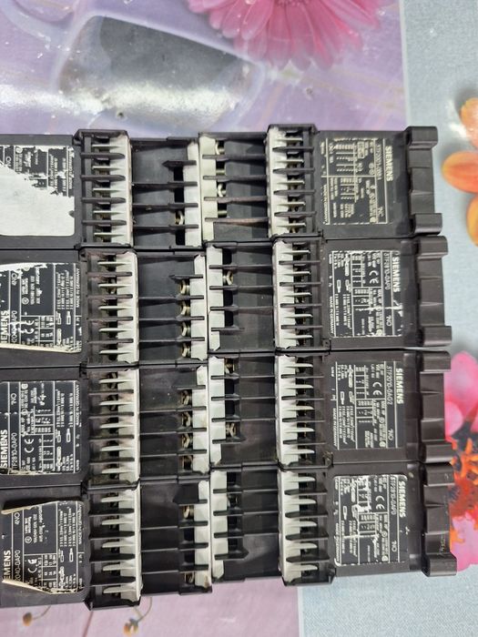 Contactori Siemens  alimentare 220v