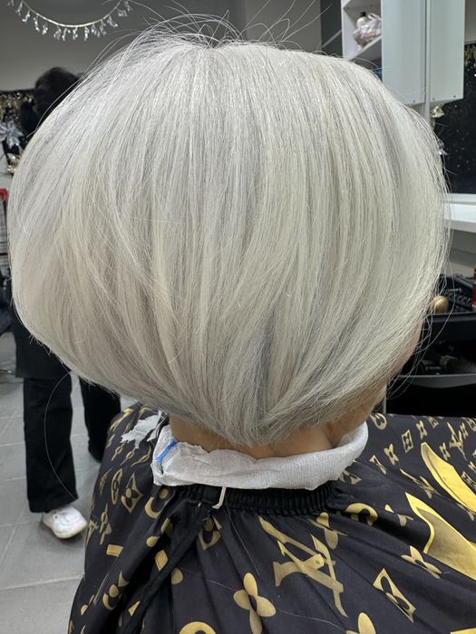 Парикмахер стилис коларист