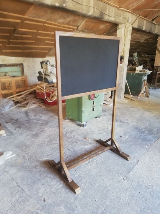 Черна дъска - двустранна, със стойка