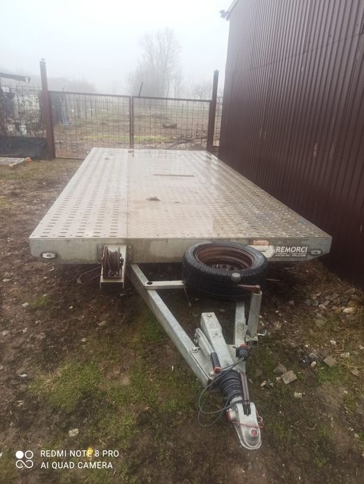 Platforma auto 2700kg detarată la 2000